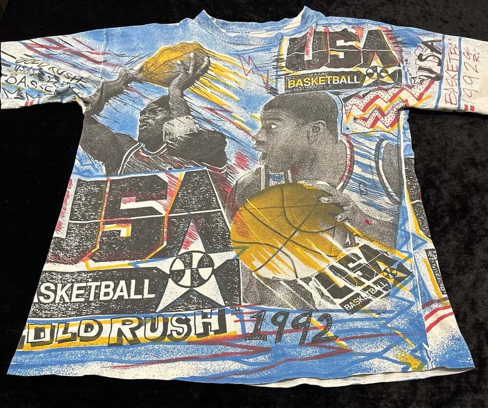 Men XL Vintage 1992 Michael Jordan Magic Johnson USA Dream Team AOP T Shirt